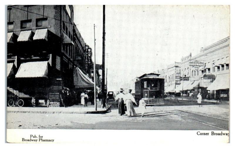 1909 Broadway & NP Ave, Fargo, ND Postcard *5E4