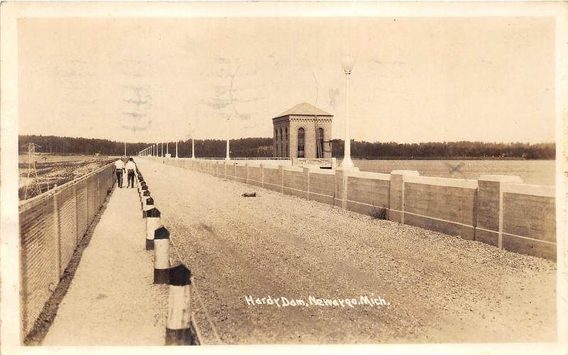 Newaygo Michigan~Hardy Dam~Men on Sidewalk~Note Bk about Marked Spot~1936 RPPC