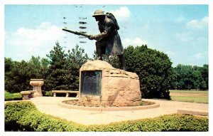 Postcard MONUMENT SCENE Memphis Tennessee TN AS3942