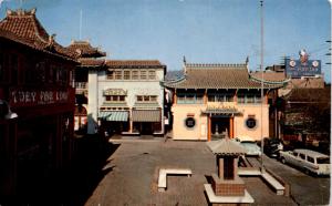 New Chinatown, Los Angeles CA Gift Shops Shopping Vintage  c1958 Postcard G05