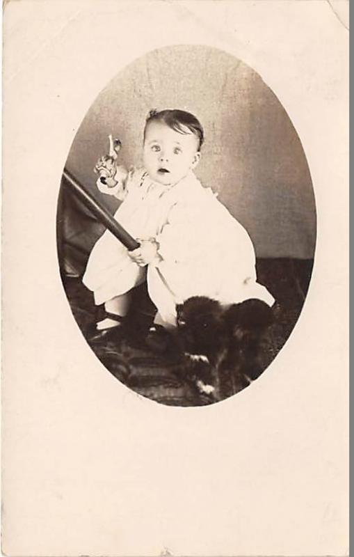 Young Child Child, People Photo 1910 Missing Stamp small crease right top cor...