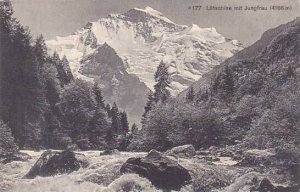 Schweiz Luetschine mit Jungfrau