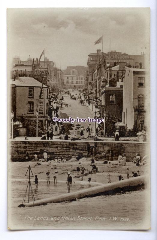 h1796 - Isle of Wight - Early View, Union St. from the Seafront, Ryde - Postcard