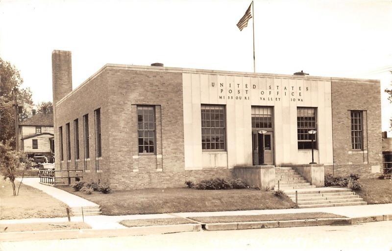 Missouri Valley Iowa~US Post Office~Door Open~Classic Car in Back~1940s RPPC