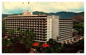 Postcard HOTEL SCENE Honolulu - Waikiki Hawaii HI AR4383