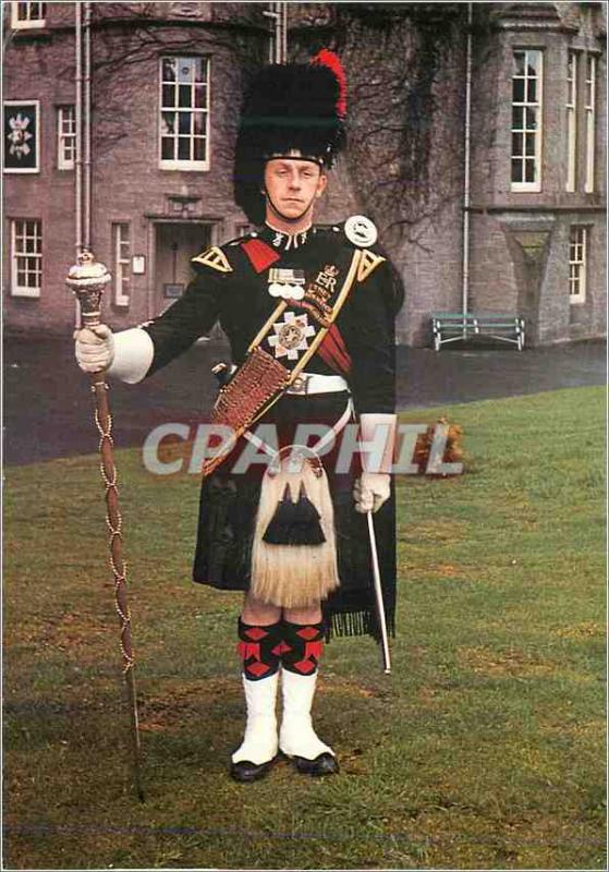 Postcard Modern Drum Major of the first Battalion The black watch at Balhousi...