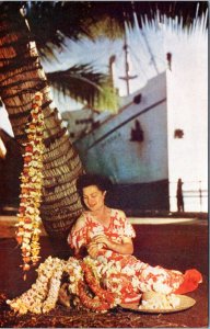 Postcard Hawaii - Flower Girl Stringing Lei Boat Day Honolulu