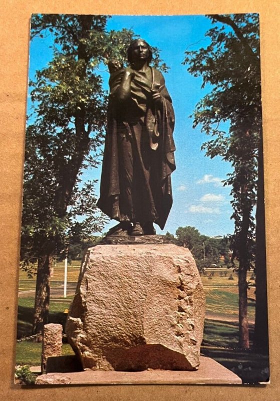 UNUSED PC - SAKAKAWEA (BIRD WOMAN) STAUTE, GUIDED LEWIS & CLARK, BISMARCK N. DAK