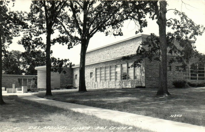 PC CPA US, IOWA, DES MOINES, ART CENTER, Vintage REAL PHOTO Postcard (b17135)