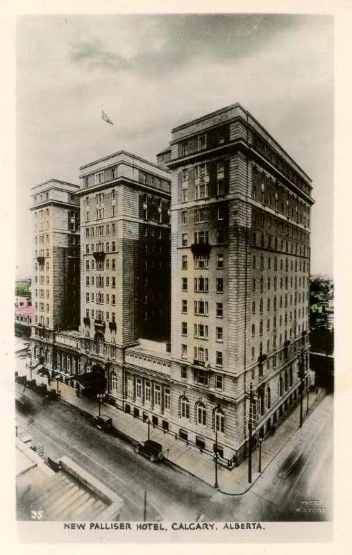 Canada - Alberta, Calgary. New Palliser Hotel.   RPPC