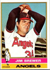 1976 Topps Baseball Card Jim Brewer California Angels sk13403