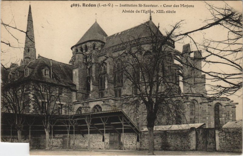CPA REDON Institution St-Sauveur Cour des Moyens Abside de l'Eglise (1251722)