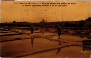 CPA ILE-de-RÉ - Brillants comme des miroirs au soleil les marais (481087)