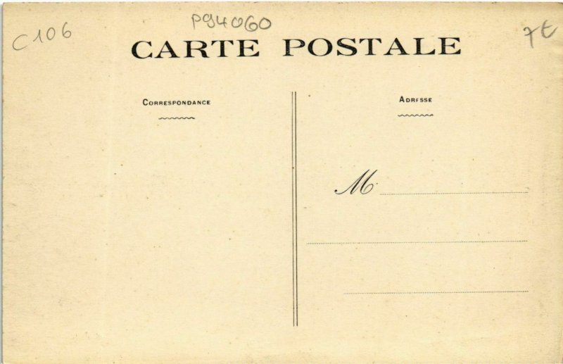 CPA GUINGAMP - La Place du Centre (994060)