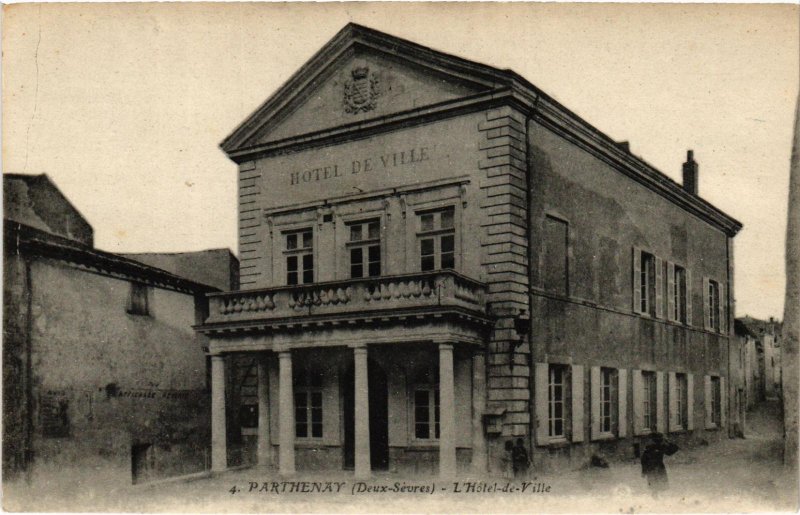 CPA PARTHENAY - L'Hotel de Ville (89593)