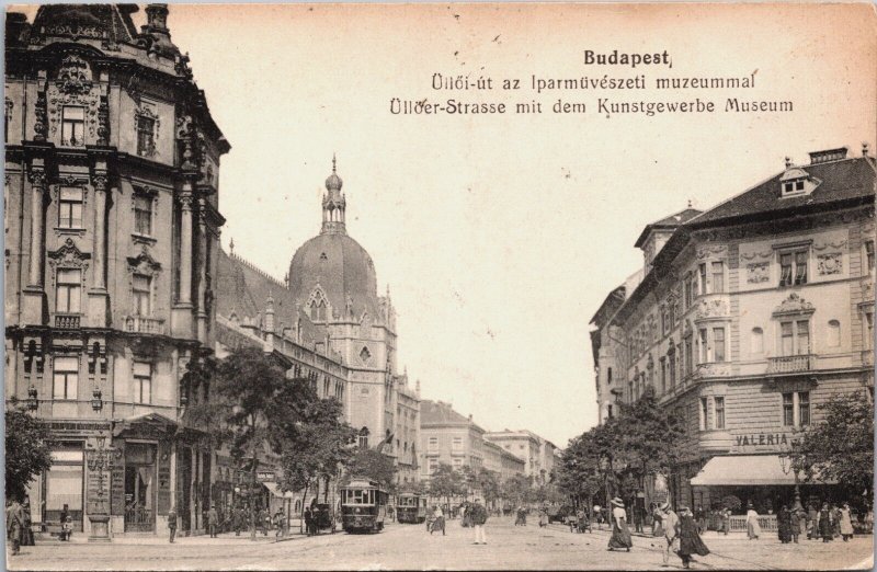 Hungary Budapest Ulloi ut az Iparmuveszeti Muzeummal Vintage Postcard C112