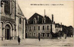 CPA SELLES-sur-CHER - L'Église et la Poste (253331)