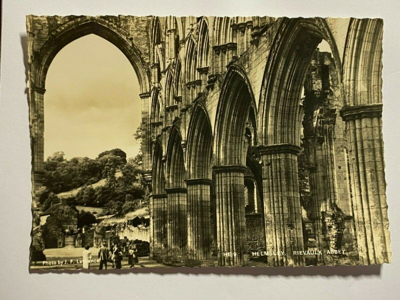 UNUSED VINTAGE RP POSTCARD - HELMSLEY RIEVAULX ABBEY   (KK2124)