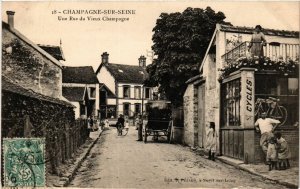 CPA CHAMPAGNE-sur-SEINE - Une Rue du Vieux CHAMPAGNE (292992)