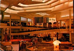 Illinois Schaumberg Grand Court Of Woodfield Mall Looking North