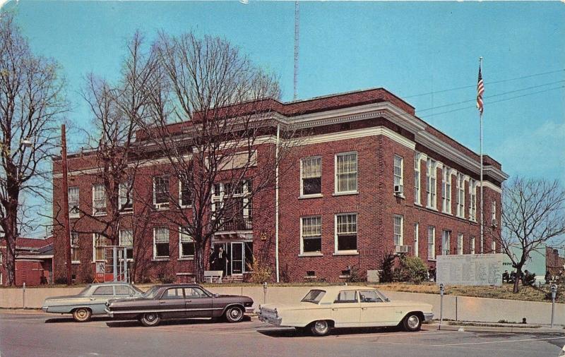 Benton Kentucky~Marshall County Court House~Men @ Door~Phone Booth~60s Cars~Pc