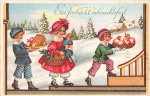 BG14826 children with apple and toy  weihnachten christmas  germany