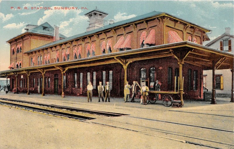 G42/ Sunbury Pennsylvania Postcard c1910 Penn Railroad Depot Station