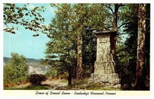 Postcard MONUMENT SCENE Frankfort Kentucky KY AR2520