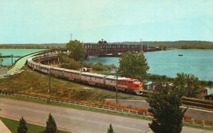 IA-Fort Madison Iowa, Leaving Santa Fe Bridge Mississippi River Vintage Postcard