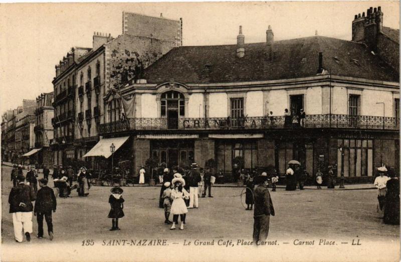 CPA St-NAZAIRE - Le Grand Cafe Place Carnot - Carnot Place (222422)