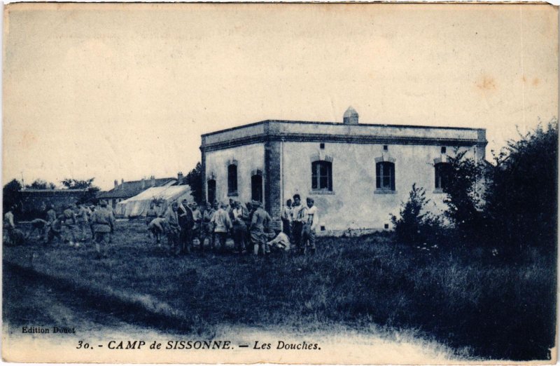 CPA Militaire Camp de SISSONNE - Les Douches (92186)