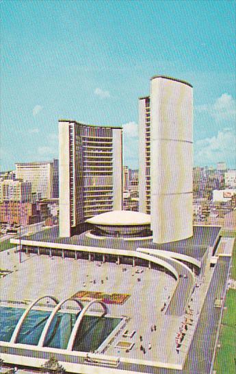 Canada Ontario Toronto Nathan Phillips Square And The New City Hall With Pool