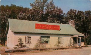 South Dakota Custer Game doll Lodge State Park 1950s Rushmore Postcard 22-10889