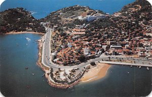 Aerial View, Pacific Ocean Acapulco Mexico Tarjeta Postal 1957 