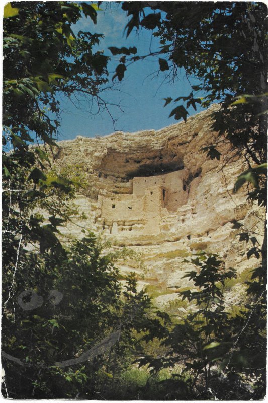 US Arizona - Montezuma Castle Nat. Monument.  Mint.  *creases.