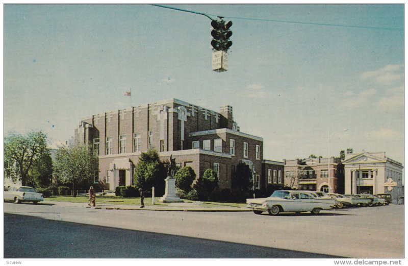 Craighead County Courth House, Memorial Statue, Classic Cars, JONESBORO, Arka...