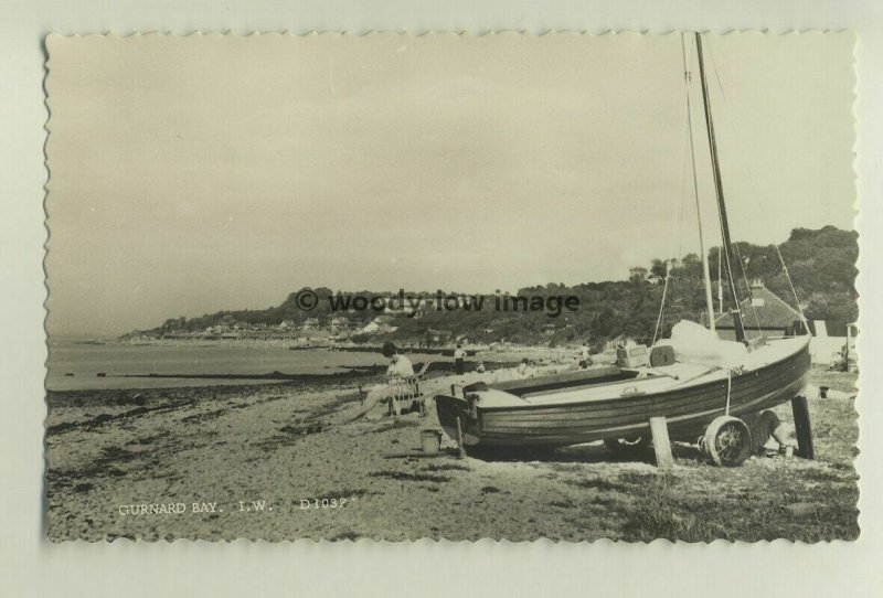 iw0137 - Gurnard Bay , Isle of Wight - postcard by Dean