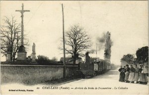 CPA CHALLANS Arrivée d'un train de Fromentine. Le Calvaire (809930)