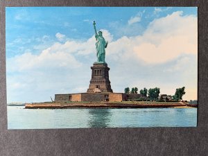 Statue Of Liberty Bedloe's Island NY Chrome Postcard H1252082846