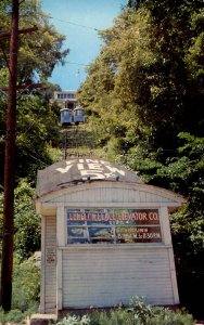 IA - Dubuque. Fenelon Place Elevator (The 4th Street Lift)