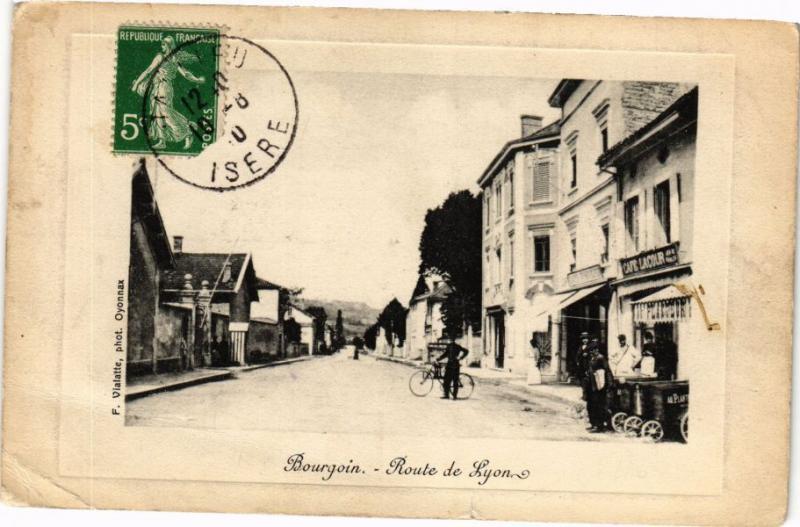 CPA BOURGOIN - Route de Lyon (295871)