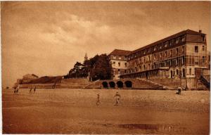 CPA Le CROTOY - Vue la Plage et le Grand Hotel (295133)