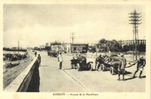 djibouti, DJIBOUTI, Avenue de la République, Old Car, Cart (1930s) Postcard (1)