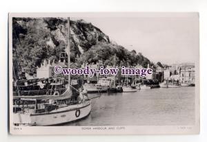 tq2028 - Kent - Yachts Moored under Cliffs, in Dover Harbour - Postcard - Tuck's 