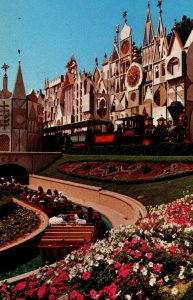 USA Disneyland Anaheim It's A Small World Chrome Postcard 08.76