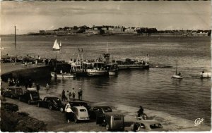 CPA Dinard- Embarcadere, au loin St Malo FRANCE (1022201)