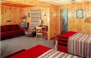 Canada, Quebec, Champigny, L'Auberge Des 4-Chemins, Motel, Bedroom, W.Schermer