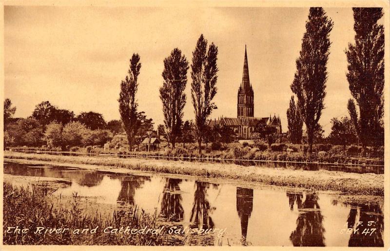 uk29625 river and cathedral salisbury  real photo uk