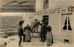 CPA Folklore - Auvergne - La Bourrée d'Auvergne (772879)