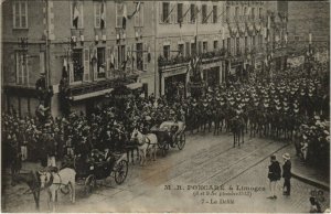 CPA M. R. Poncare a LIMOGES - Le Defile (122507)